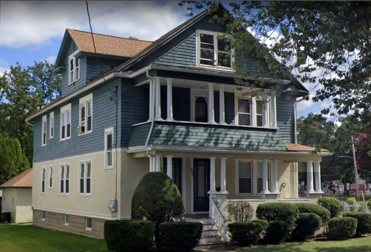 Apartment for rent at 435-437 Springfield St, Chicopee, MA 01013
