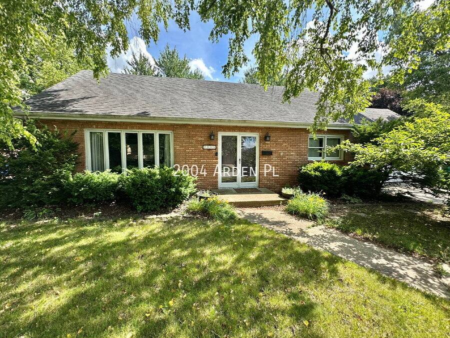 House for rent at 2004 Arden Place, Joliet, IL 60435