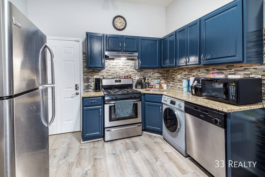 Apartment for rent at 1337 W Huron #3R, Chicago, IL 60642