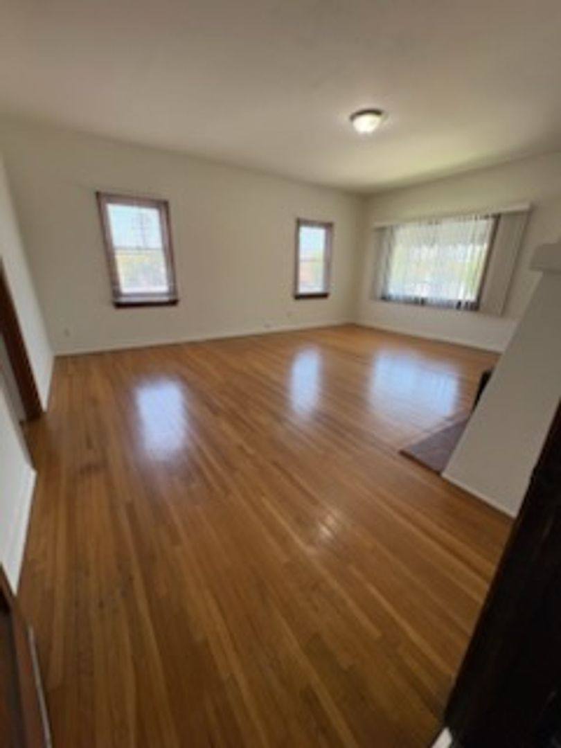 Apartment for rent at 921-927 Termino Ave, Long Beach, CA 90804