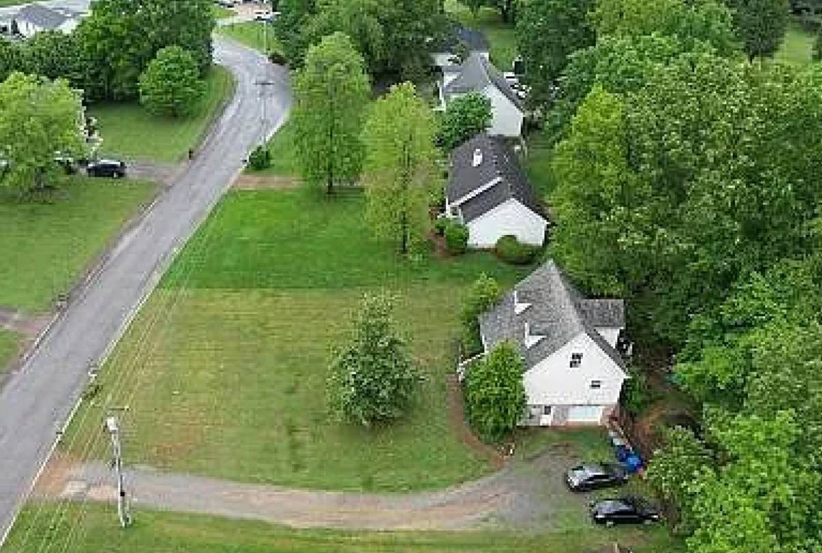 House for rent at 117 Reidway Dr, White House, TN 37188