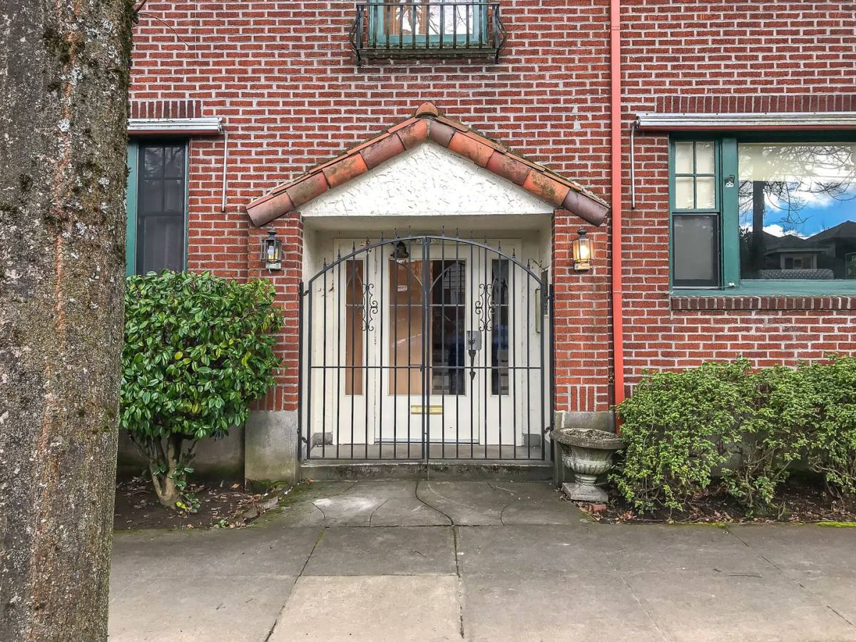 Apartment for rent at 3005 SE Morrison St, Portland, OR 97214