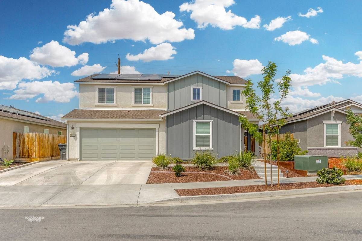 House for rent at 5808 Bogart Dr, Bakersfield, CA 93313