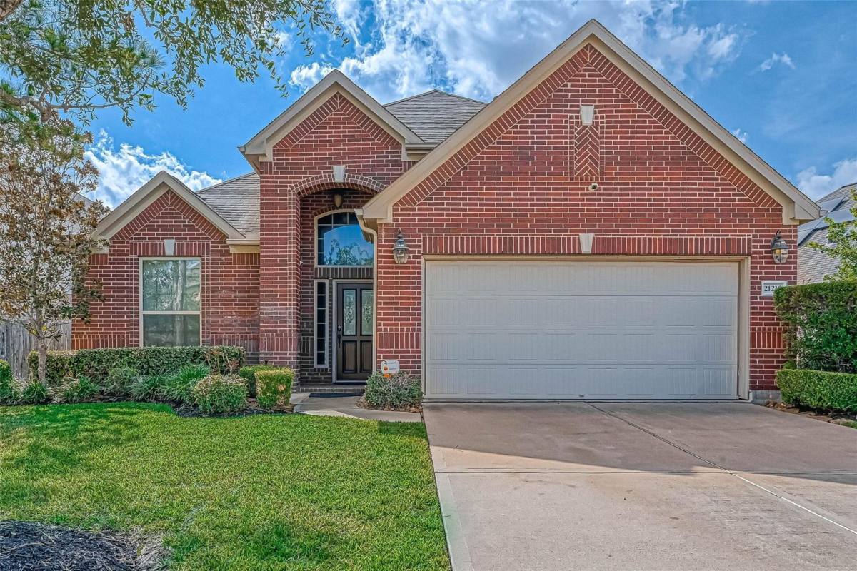 House for rent at 21219 Barrett Creek Lane, Richmond, TX 77407