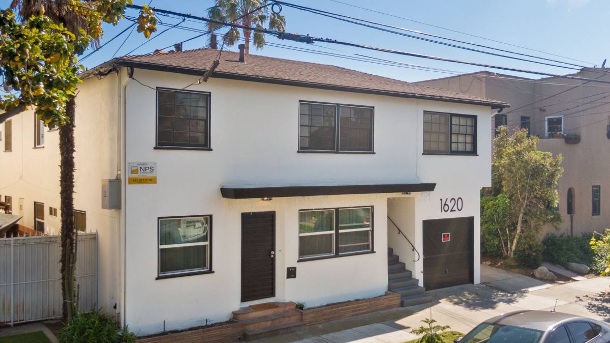 Apartment for rent at 1620 E Appleton St, Long Beach, CA 90802