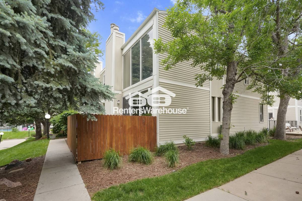Townhouse for rent at 1050 S Monaco Parkway #31, Denver, CO 80224