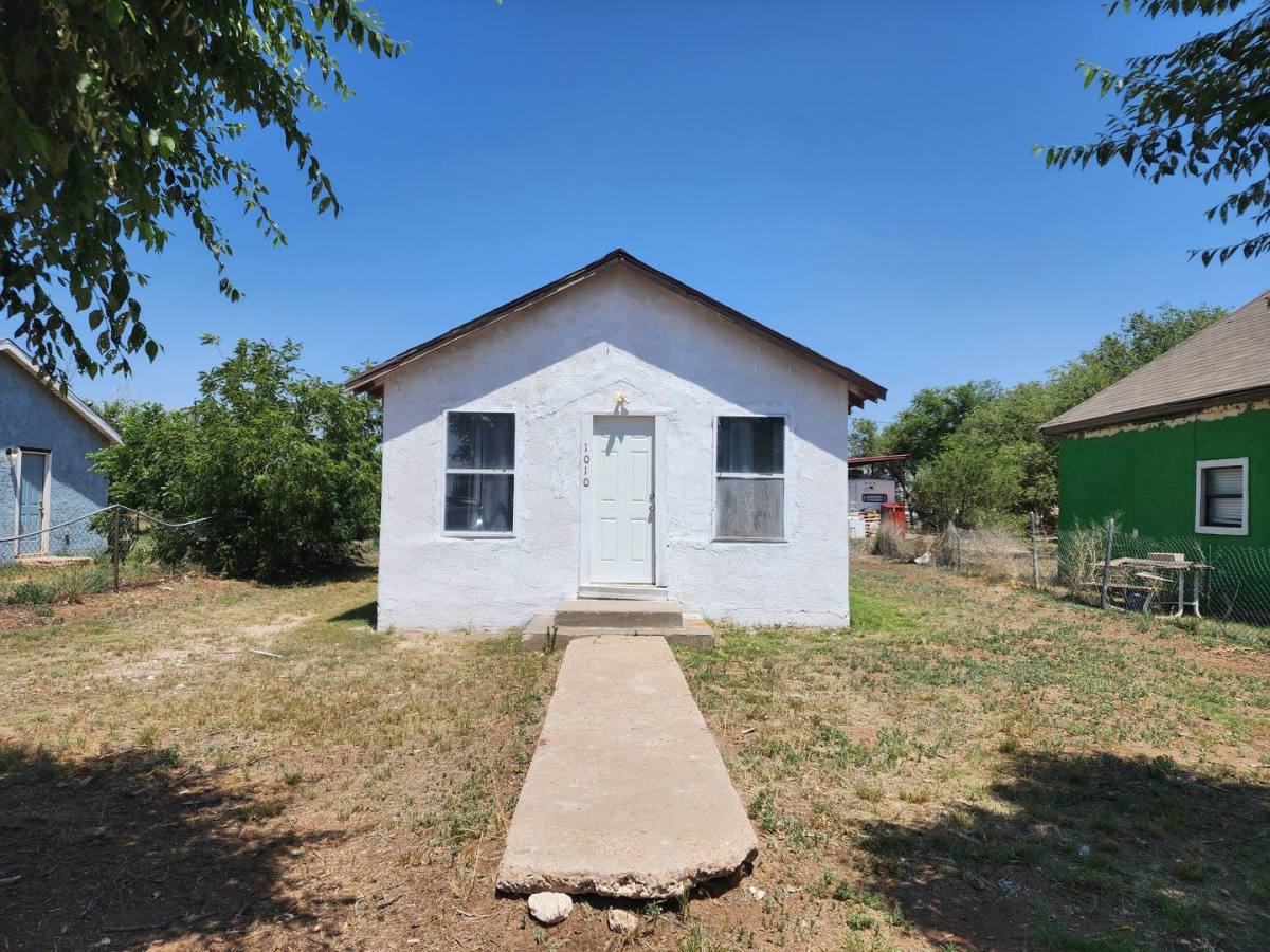 House for rent at 1010 N Ave, Portales, NM 88130