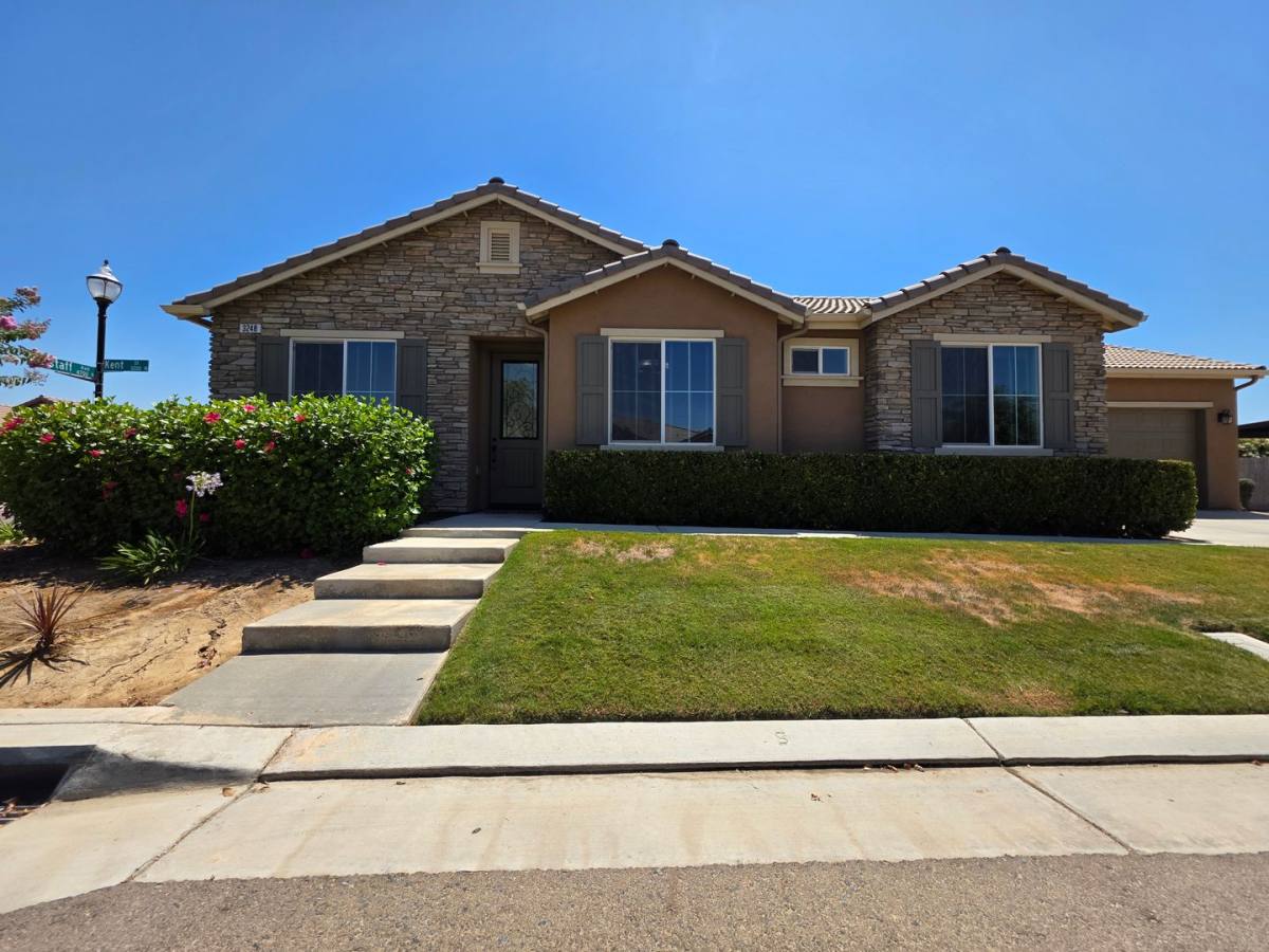 House for rent at 3248 N Kent, Visalia, CA 93291