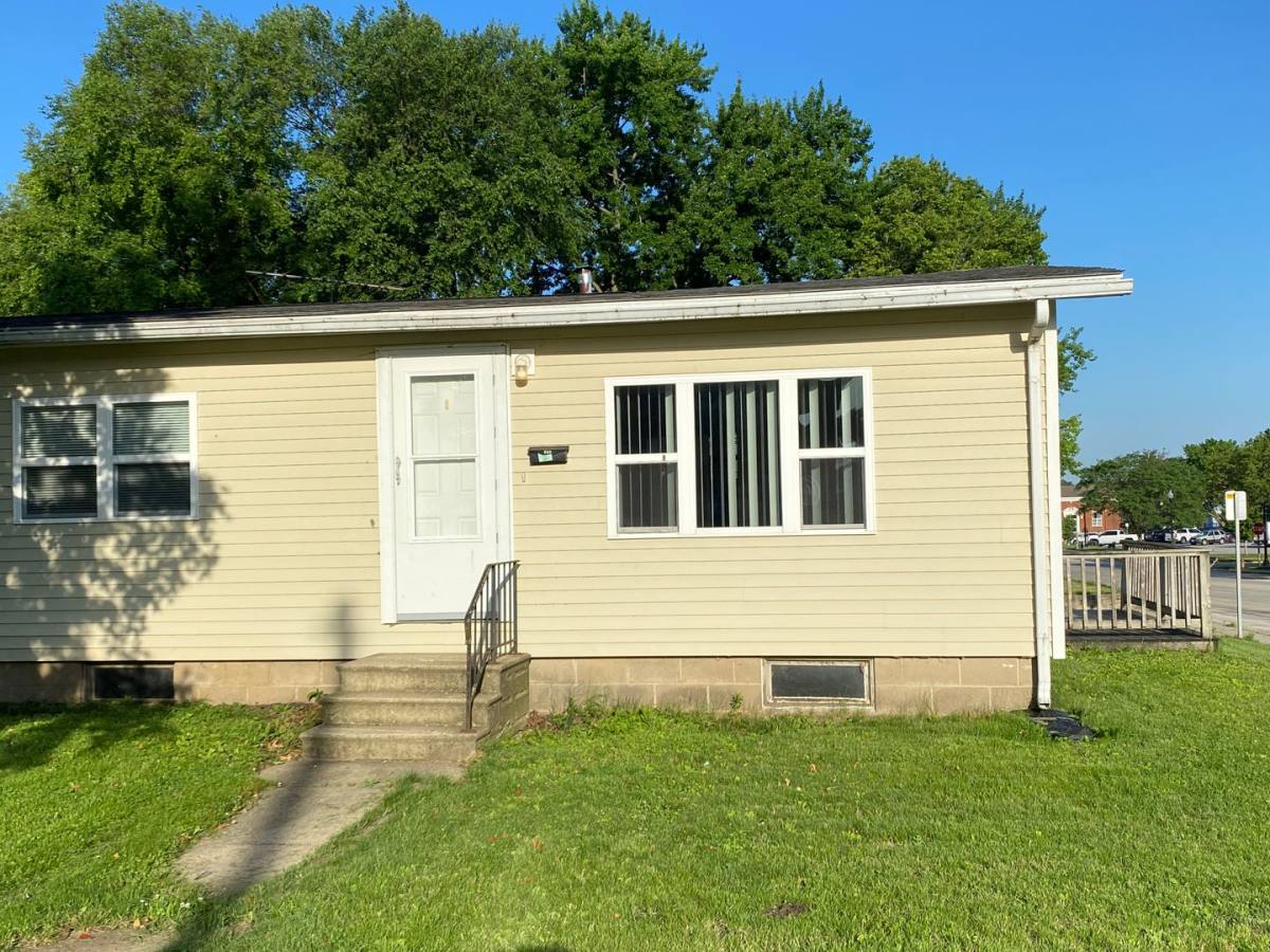 Apartment for rent at 202 4th St SE, Waverly, IA 50677