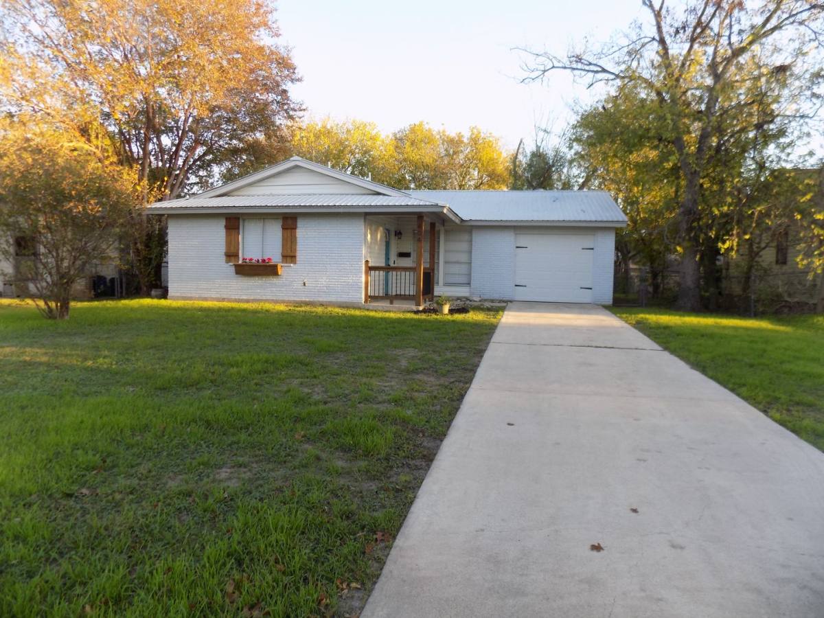 House for rent at 404 Nell Deane Blvd, Schertz, TX 78154