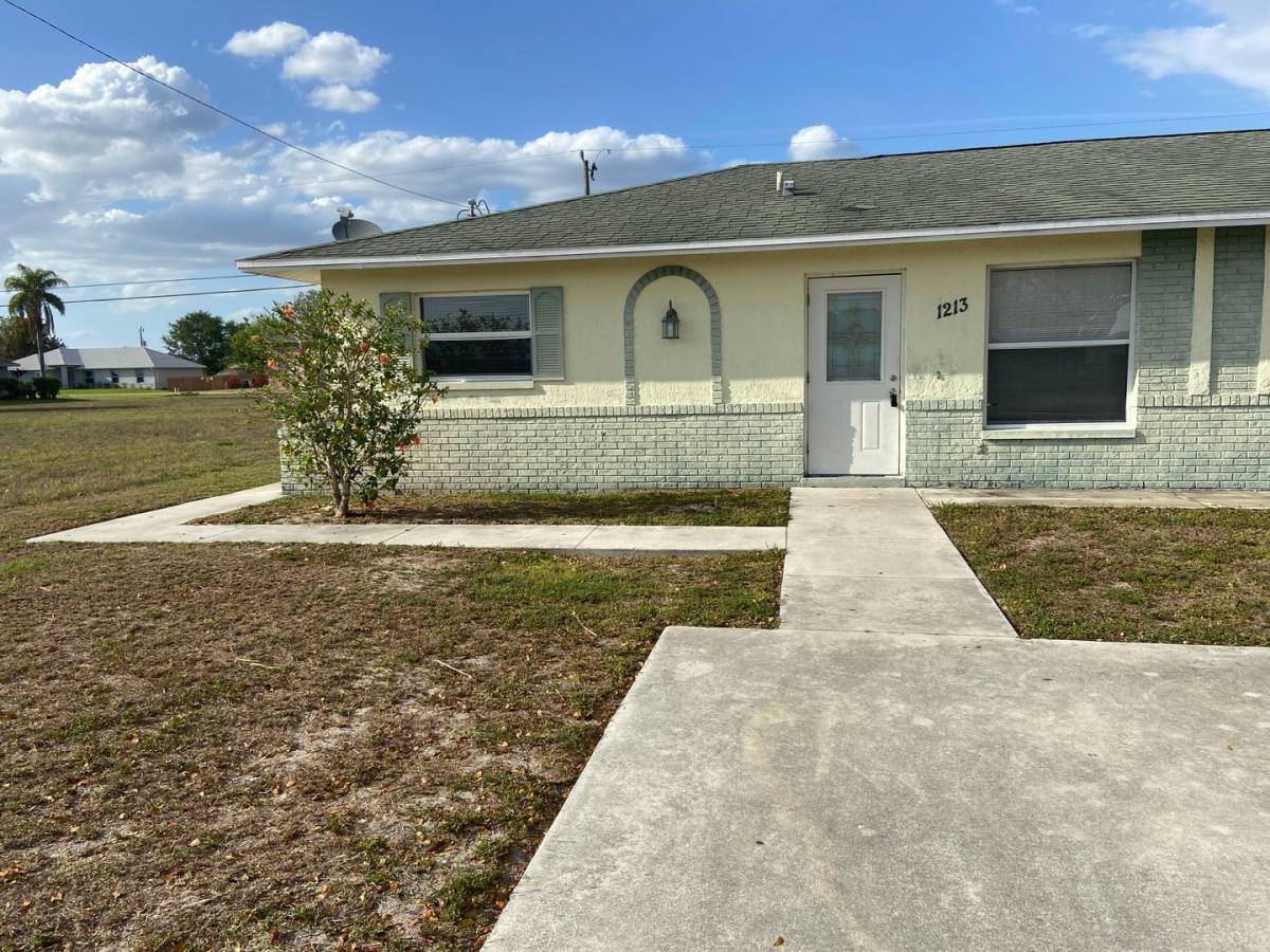 Townhouse for rent at 1213 NE 8th Terrace, Cape Coral, FL 33909