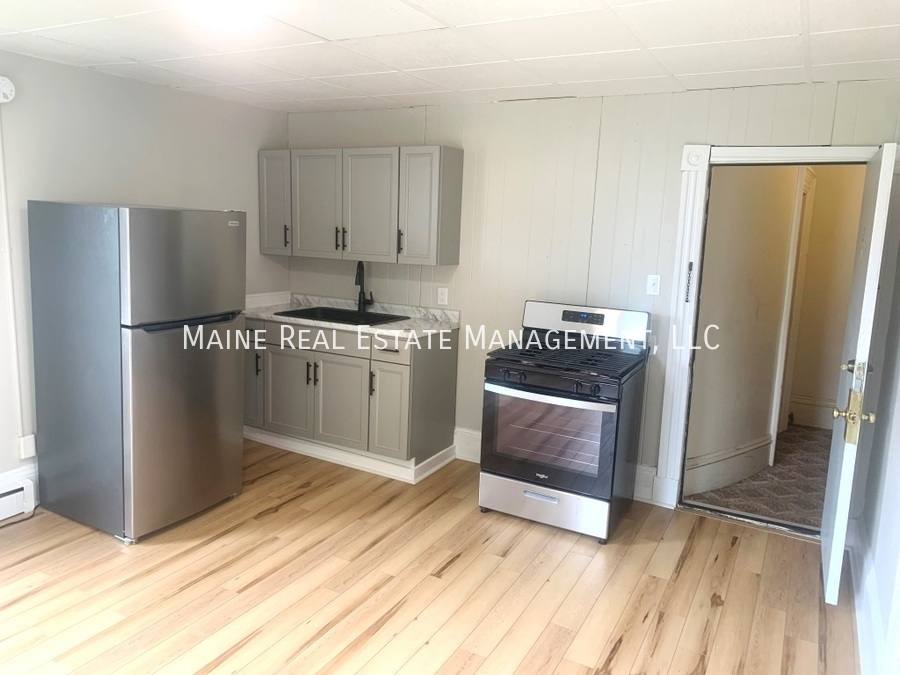 Apartment for rent at 43 Fling St #3, Bangor, ME 04402