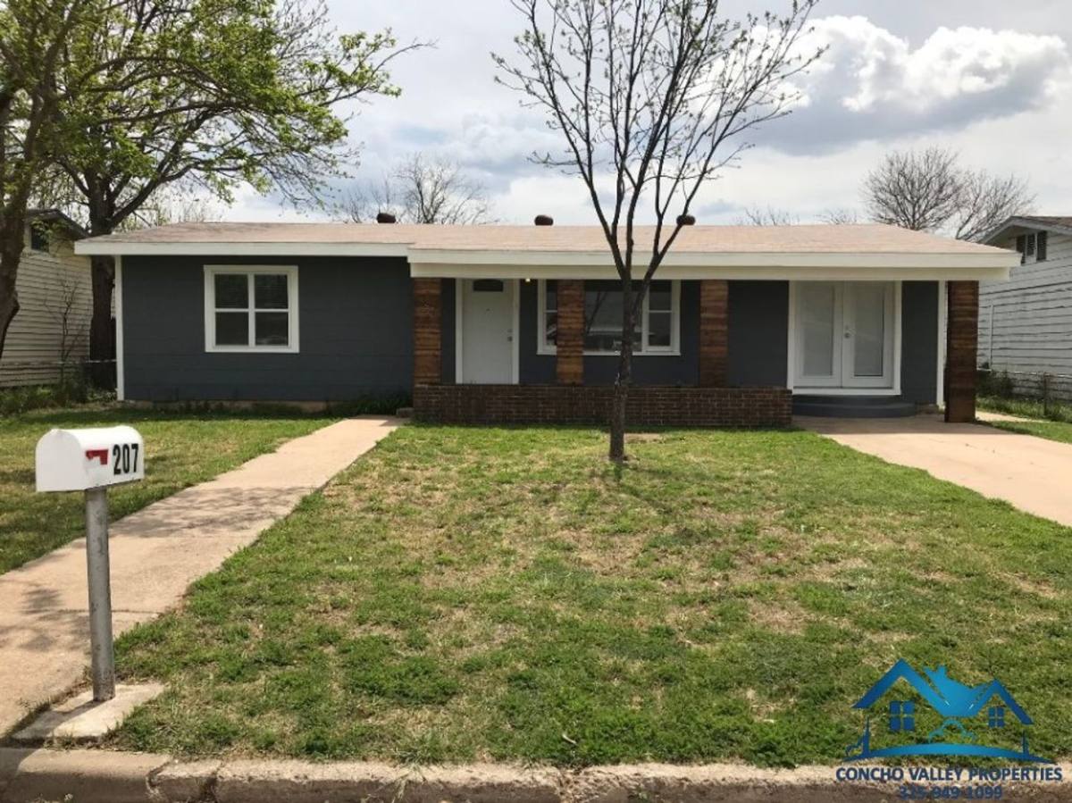 House for rent at 207 E Riverside, San Angelo, TX 76905