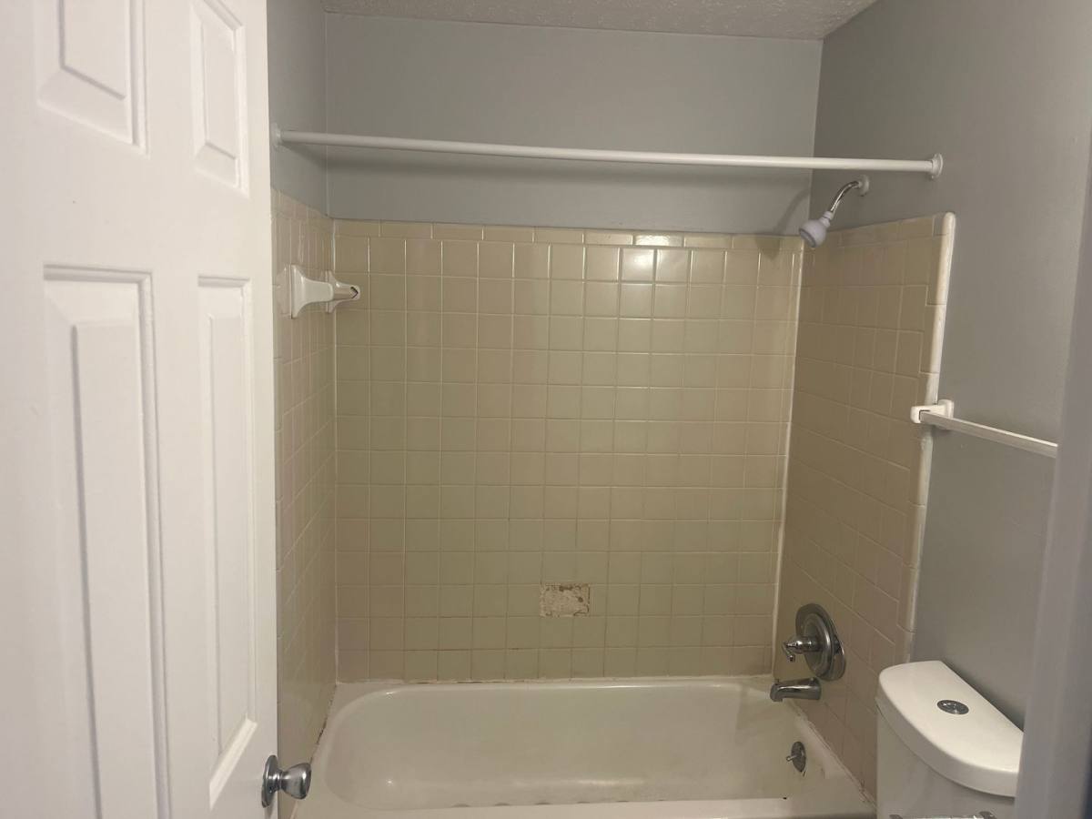 Apartment for rent at 630 Seminole Rd, Radcliff, KY 40160