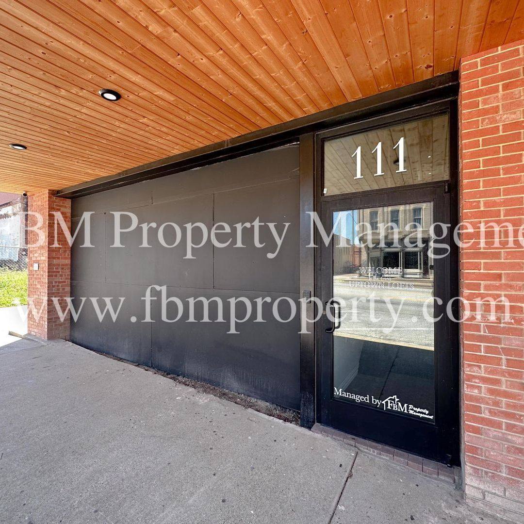 Apartment for rent at 111 W Ennis Ave, Ennis, TX 75119