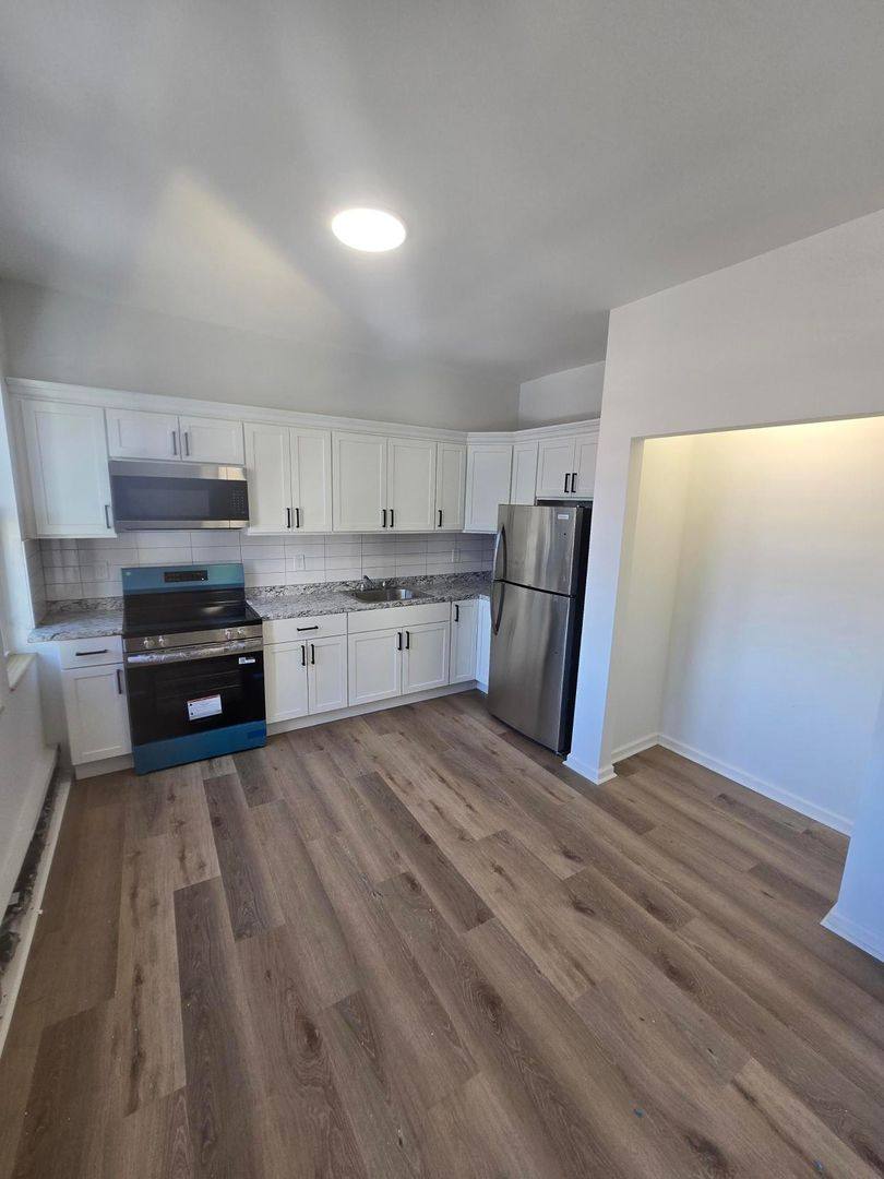Apartment for rent at 31-33 Park St, Hartford, CT 06106