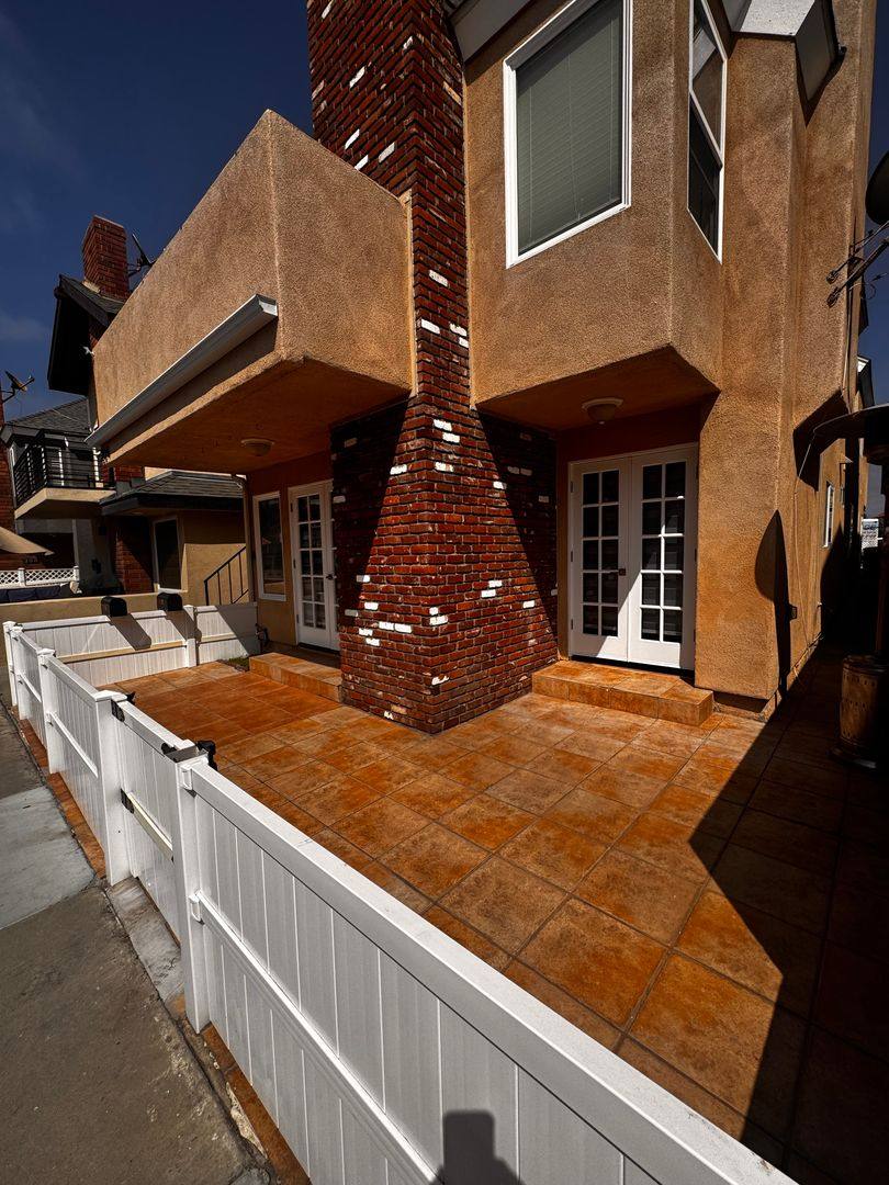 Apartment for rent at 204 Adams St, Newport Beach, CA 92661