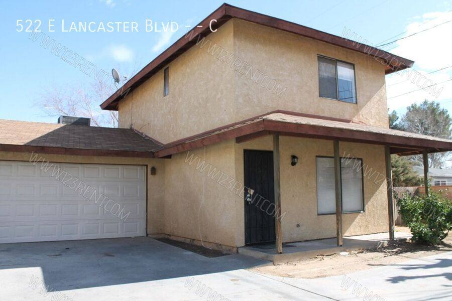 Townhouse for rent at 522 E Lancaster Blvd #C, Lancaster, CA 93535