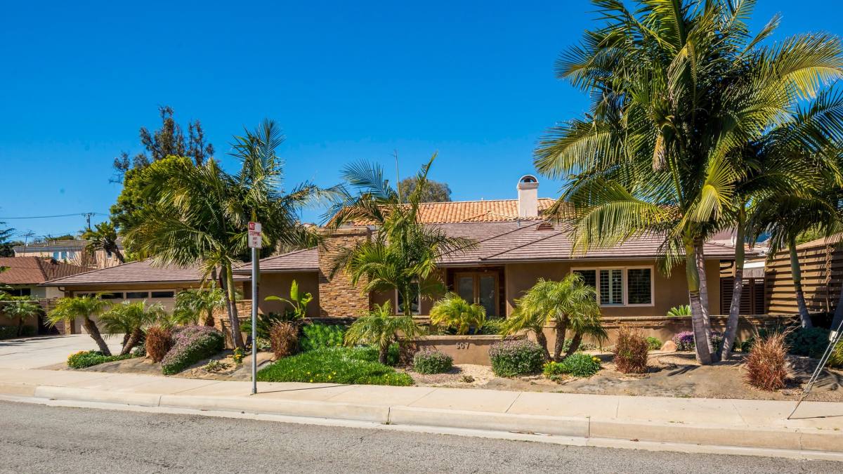 House for rent at 507 S Aviation Blvd, Manhattan Beach, CA 90266