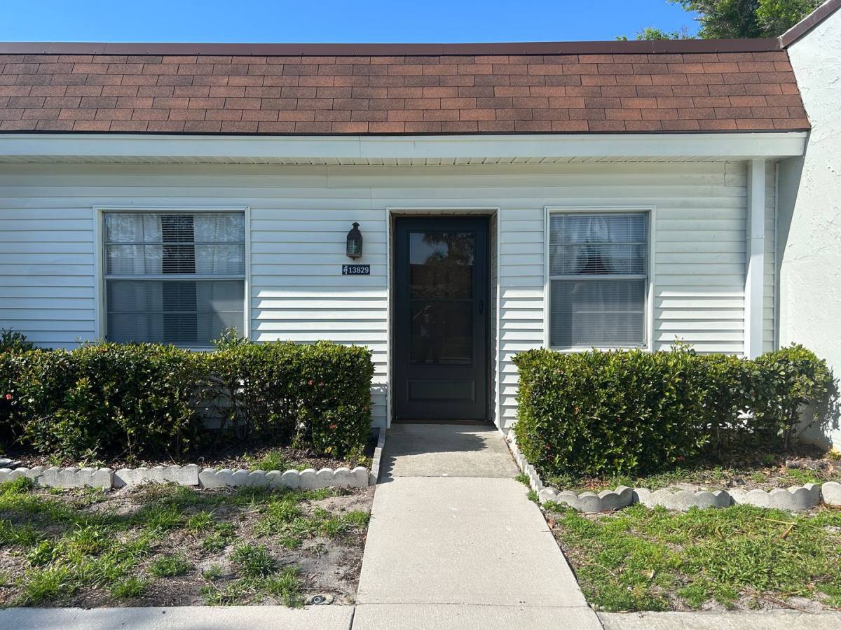 House for rent at 13829 Mission Oaks, Seminole, FL 33776