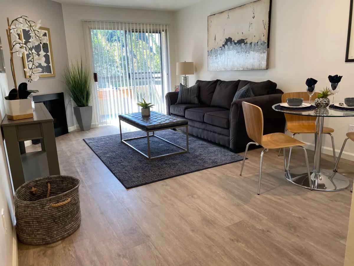 Apartment for rent at 6205 Woodman Ave, Van Nuys, CA 91401