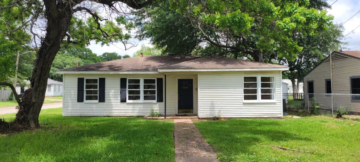 House for rent at 1850 Doris St, Shreveport, LA 71108