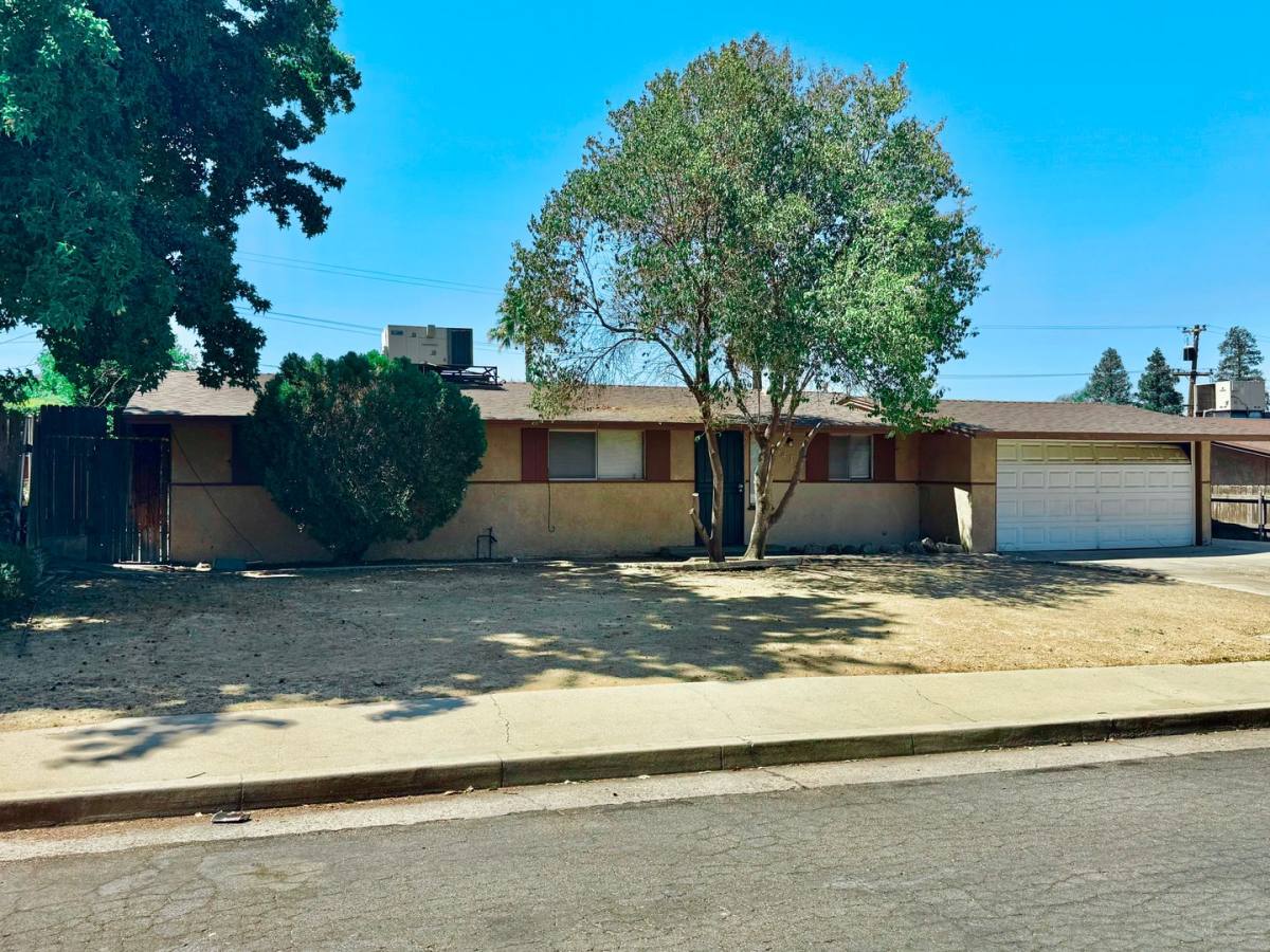 House for rent at 3413 Kaibab Ave, Bakersfield, CA 93306