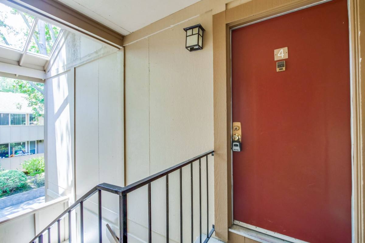 Apartment for rent at 2466 W Bayshore Rd, Palo Alto, CA 94303