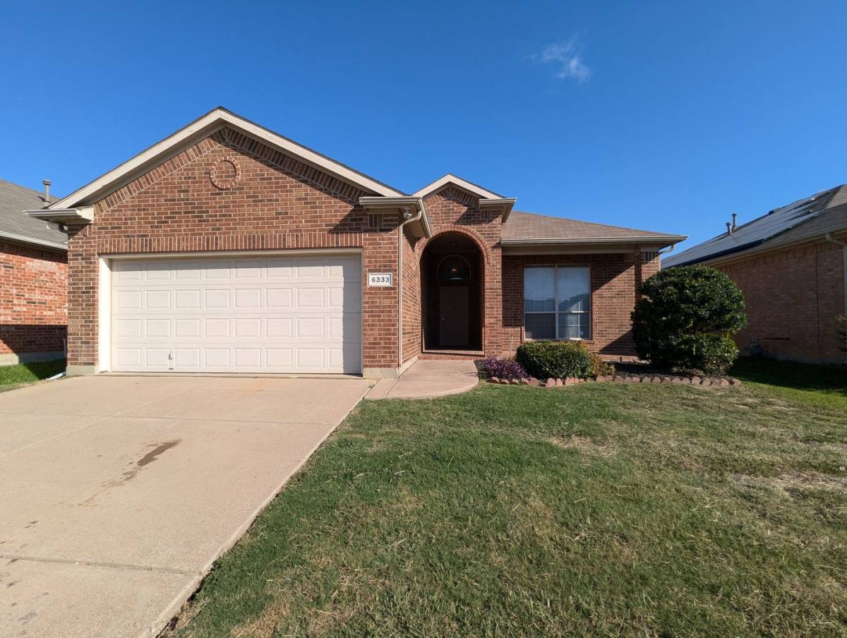 House for rent at 6333 Melanie Dr, Fort Worth, TX 76131