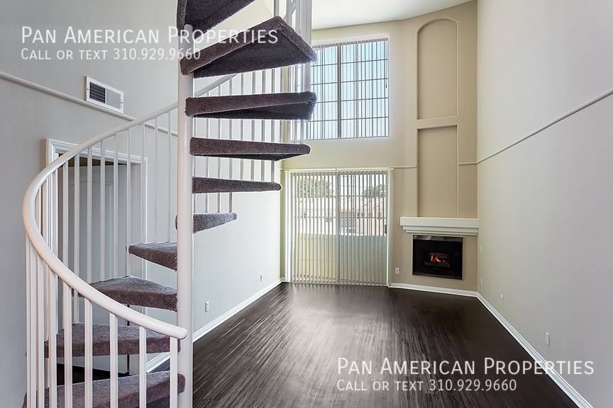 Apartment for rent at 6925 Kittyhawk #G201, Los Angeles, CA 90045
