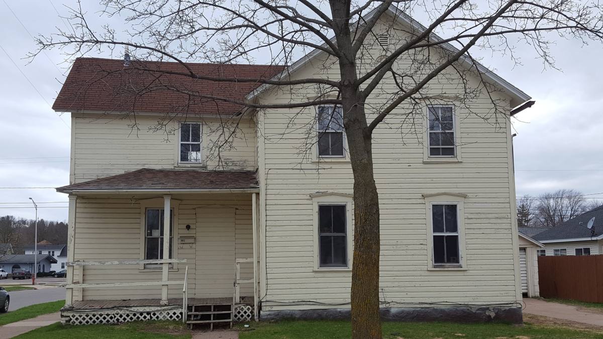 Apartment for rent at 302 N 2nd Ave, Wausau, WI 54401
