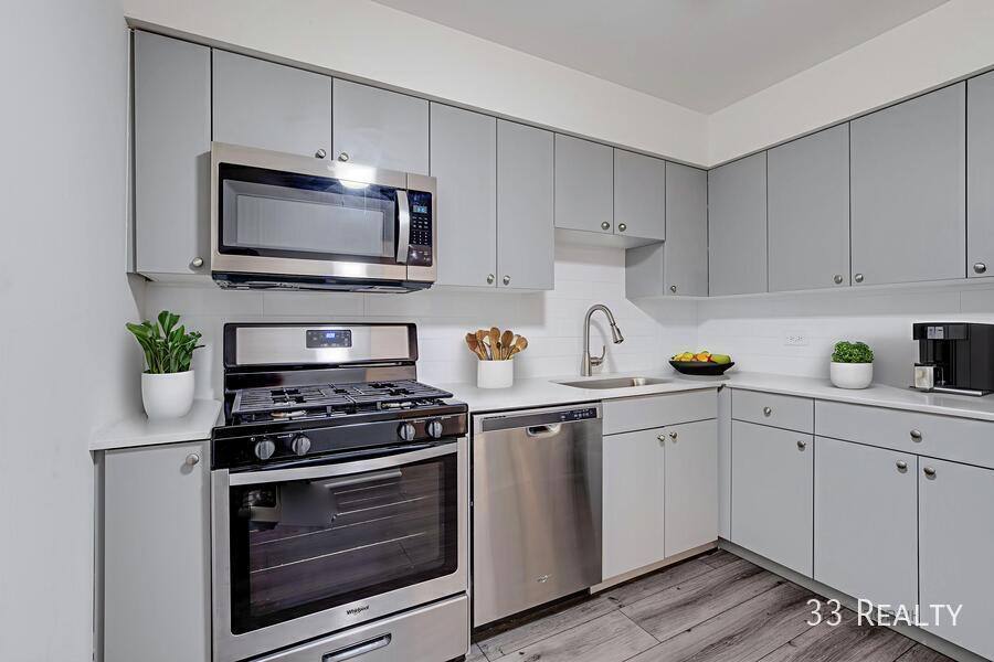 Apartment for rent at 705 S Milwaukee #214, Libertyville, IL 60048