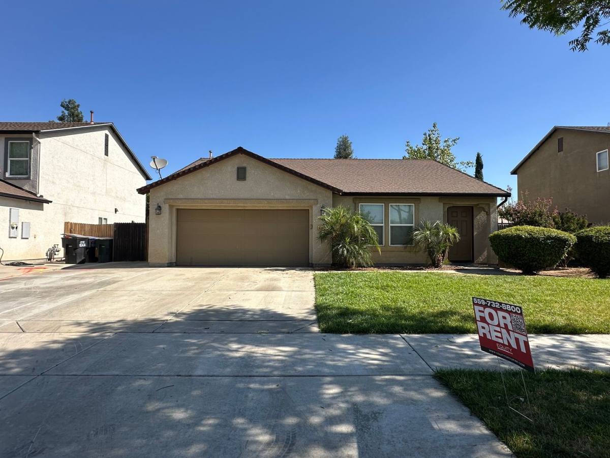 House for rent at 4346 W Rialto Ave, Visalia, CA 93277