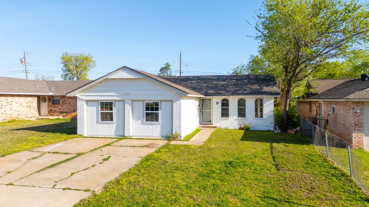 House for rent at 213 NW 86th St, Oklahoma City, OK 73114