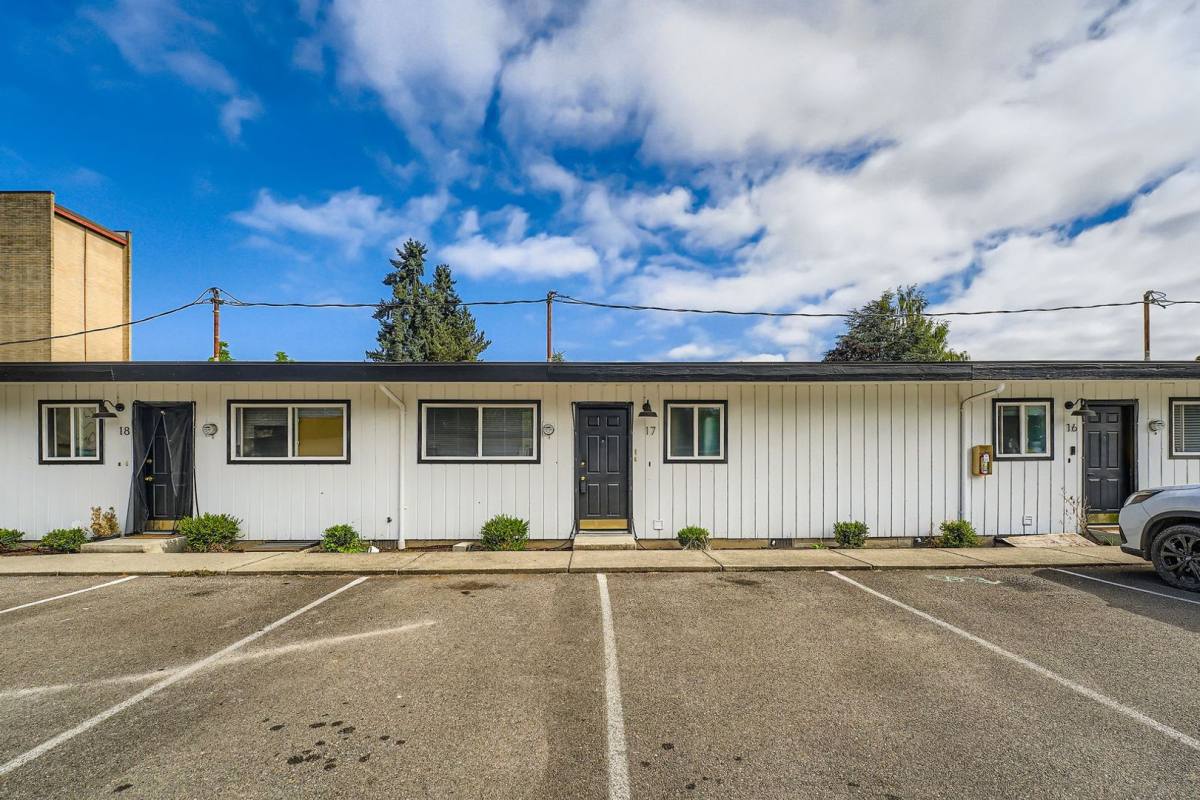 Apartment for rent at 639 3rd Ave S, Kent, WA 98032