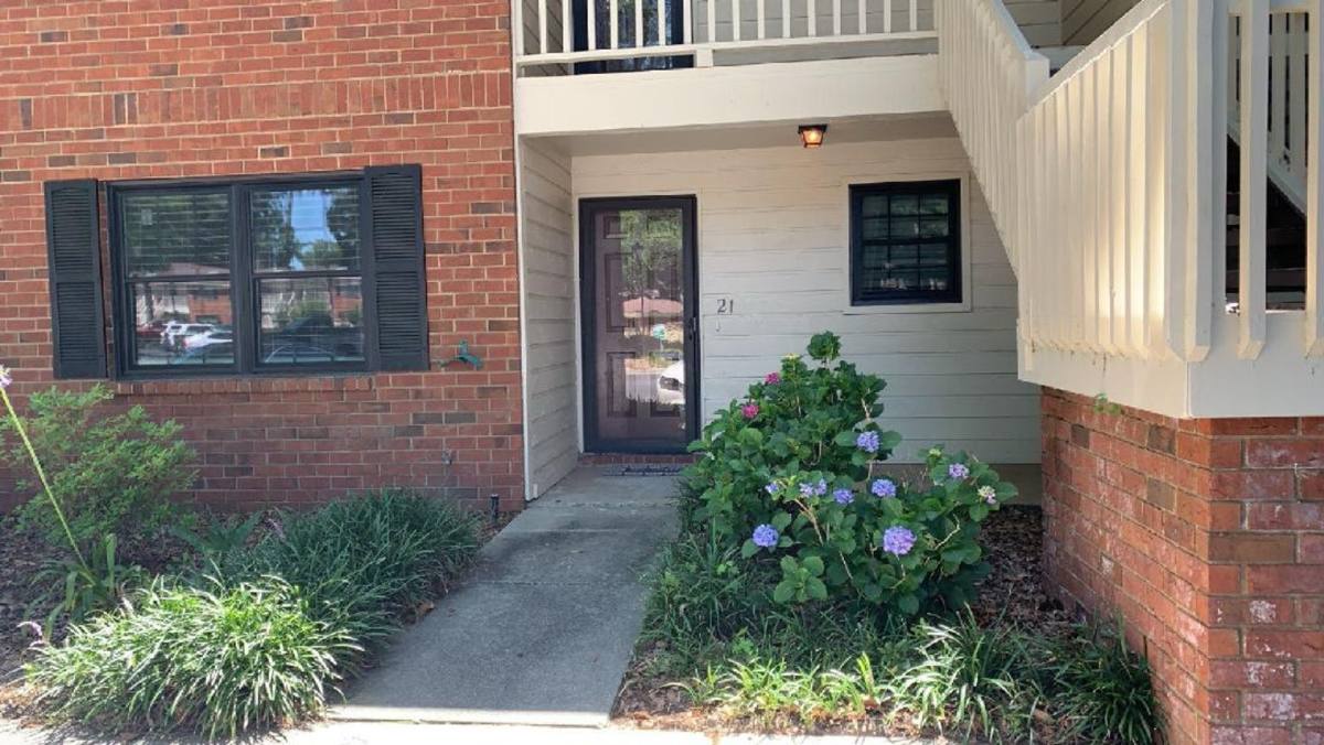 Apartment for rent at 21 Colony Park, Savannah, GA 31406