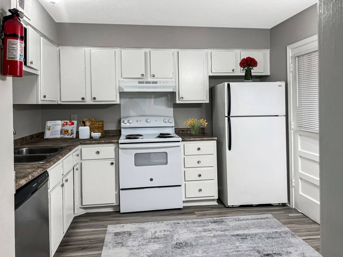 Apartment for rent at 3636-3646 Spottswood Ave, Memphis, TN 38111