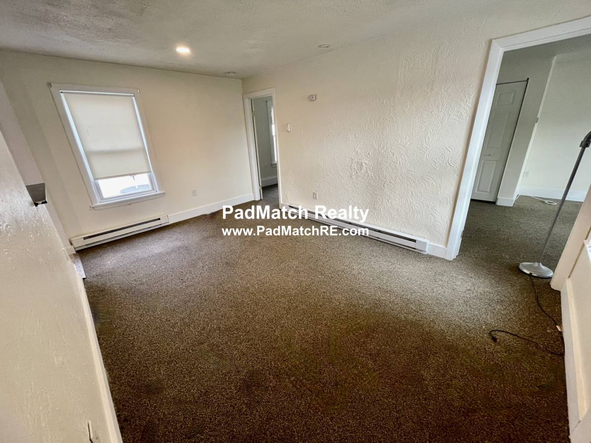 Apartment for rent at 21 Hope St #1R, Taunton, MA 02780