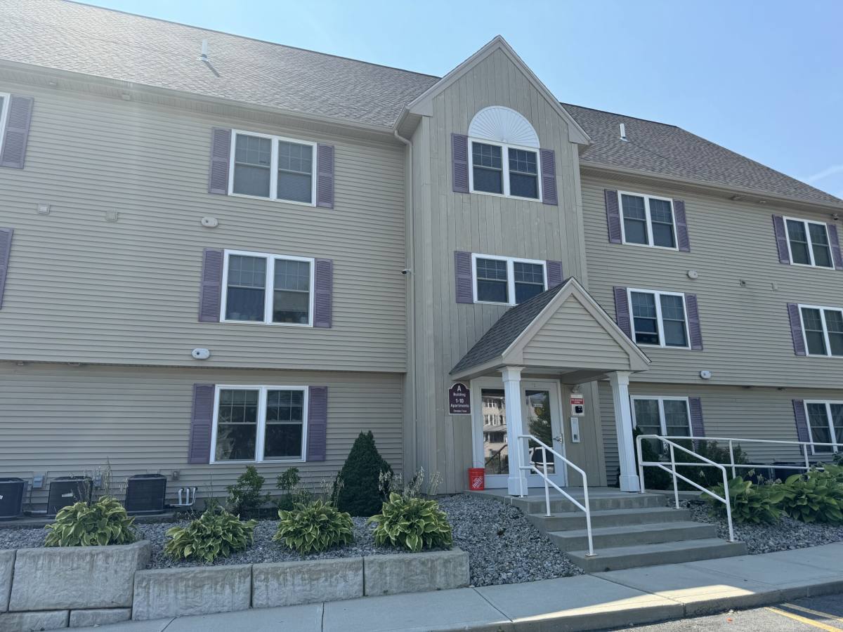 Apartment for rent at 31 Caroline St #20, Worcester, MA 01604