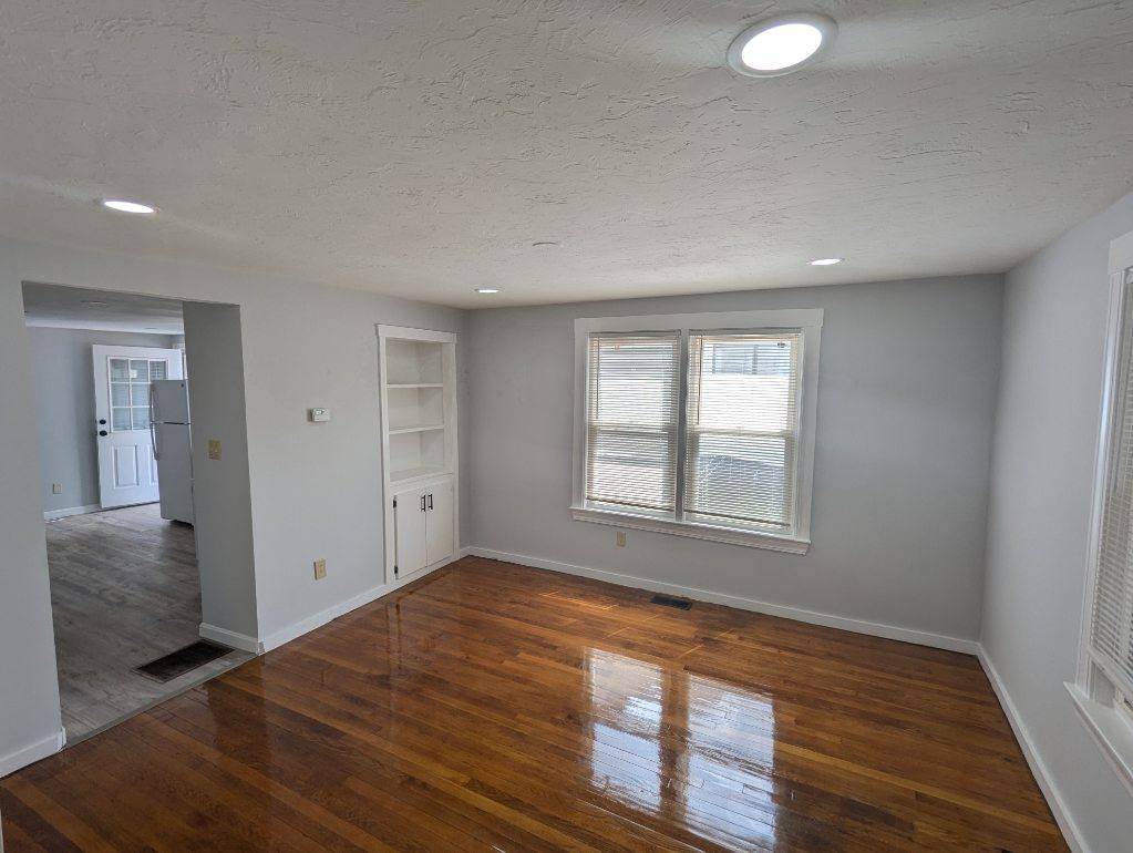 Apartment for rent at 29 Parker St #1, Worcester, MA 01610