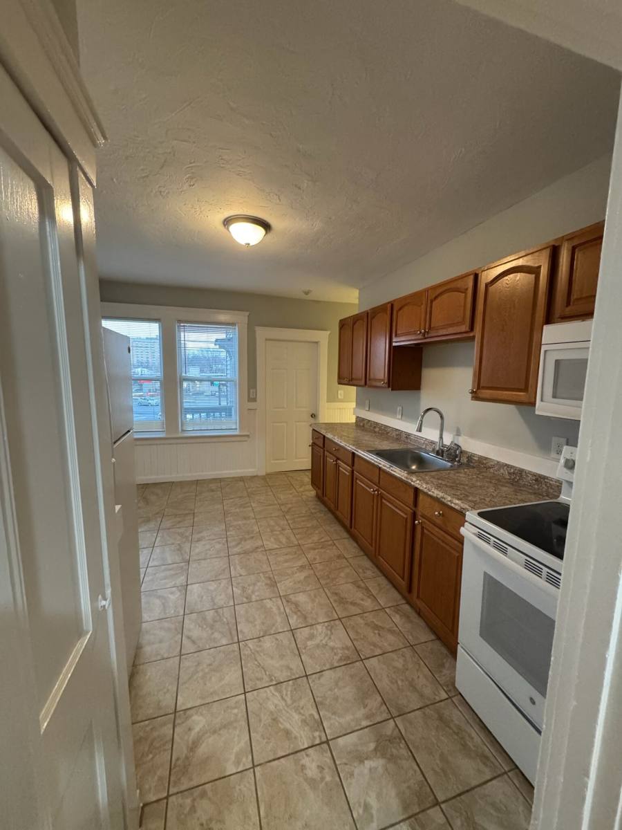 Apartment for rent at 20 Lakewood St #1R, Worcester, MA 01603
