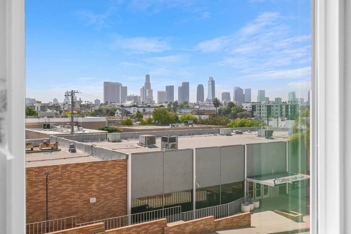 Apartment for rent at 433 Rosenell Terrace, Los Angeles, CA 90026