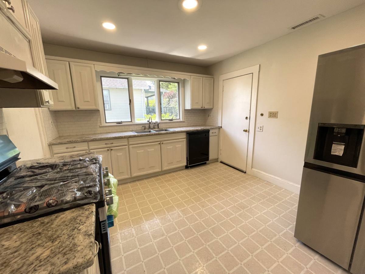 Apartment for rent at 58 Edgecliff Rd, Watertown, MA 02472