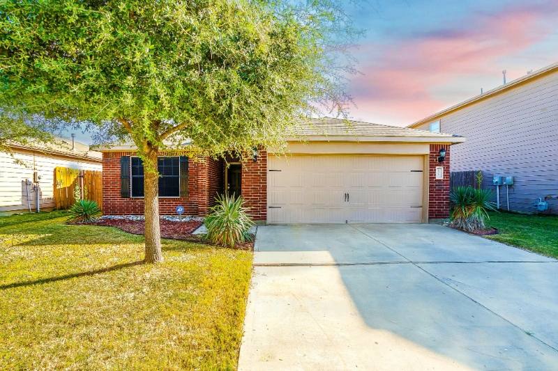 House for rent at 605 Hidden Dale Dr, Fort Worth, TX 76140