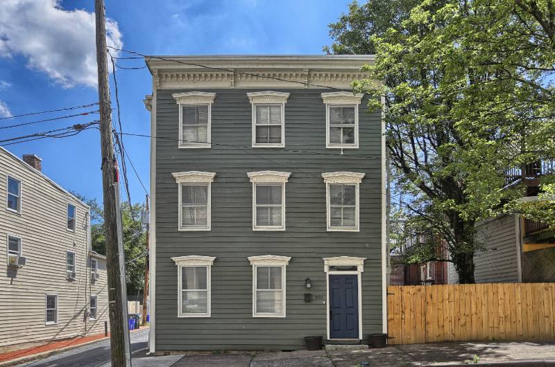 House for rent at 901 Capital St, Harrisburg, PA 17102