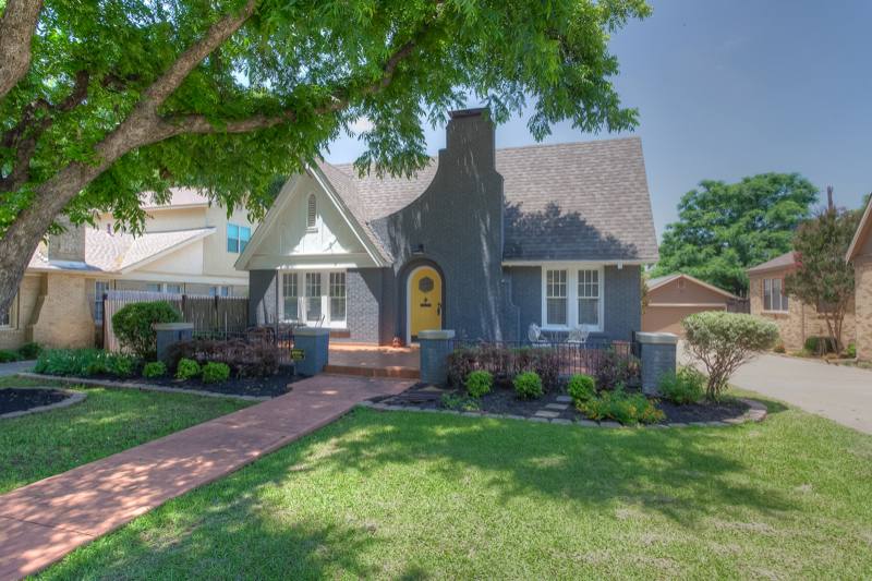 House for rent at 2528 Cockrell Ave, Fort Worth, TX 76109