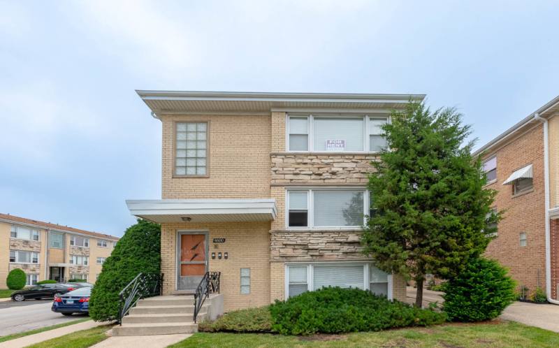Apartment for rent at 4600 N Sayre Ave #2, Harwood Heights, IL 60706