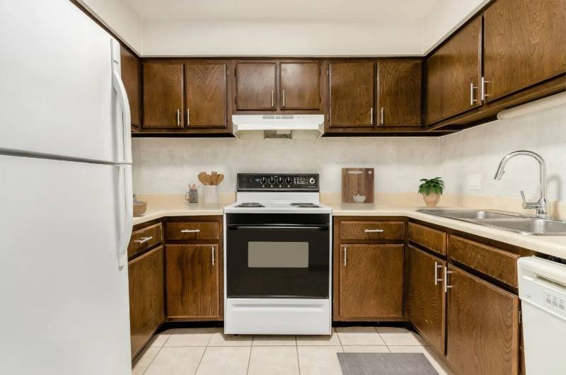 Apartment for rent at 4443 Mobile Dr, Columbus, OH 43220