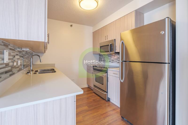 Apartment for rent at 504 W Grand Ave, Chicago, IL 60654