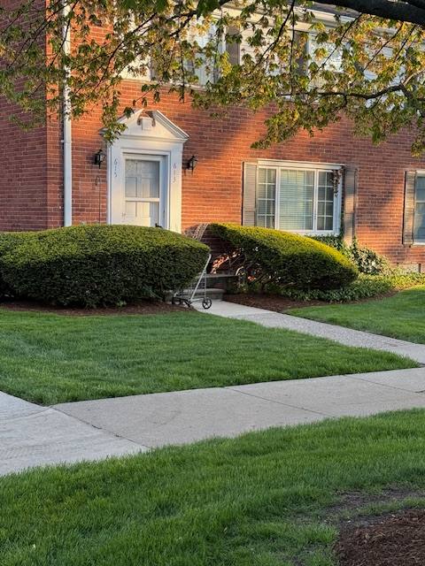 Apartment for rent at 613 Notre Dame, Grosse Pointe, MI 48230